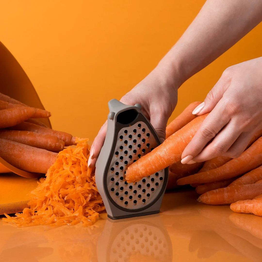 OTOTO Barry Bear Grater with Collection Compartment